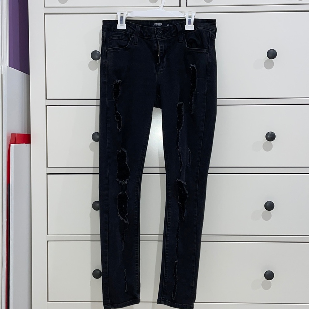 BLACK RIPPED SKINNY JEANS (BRAND JUST BLACK)
